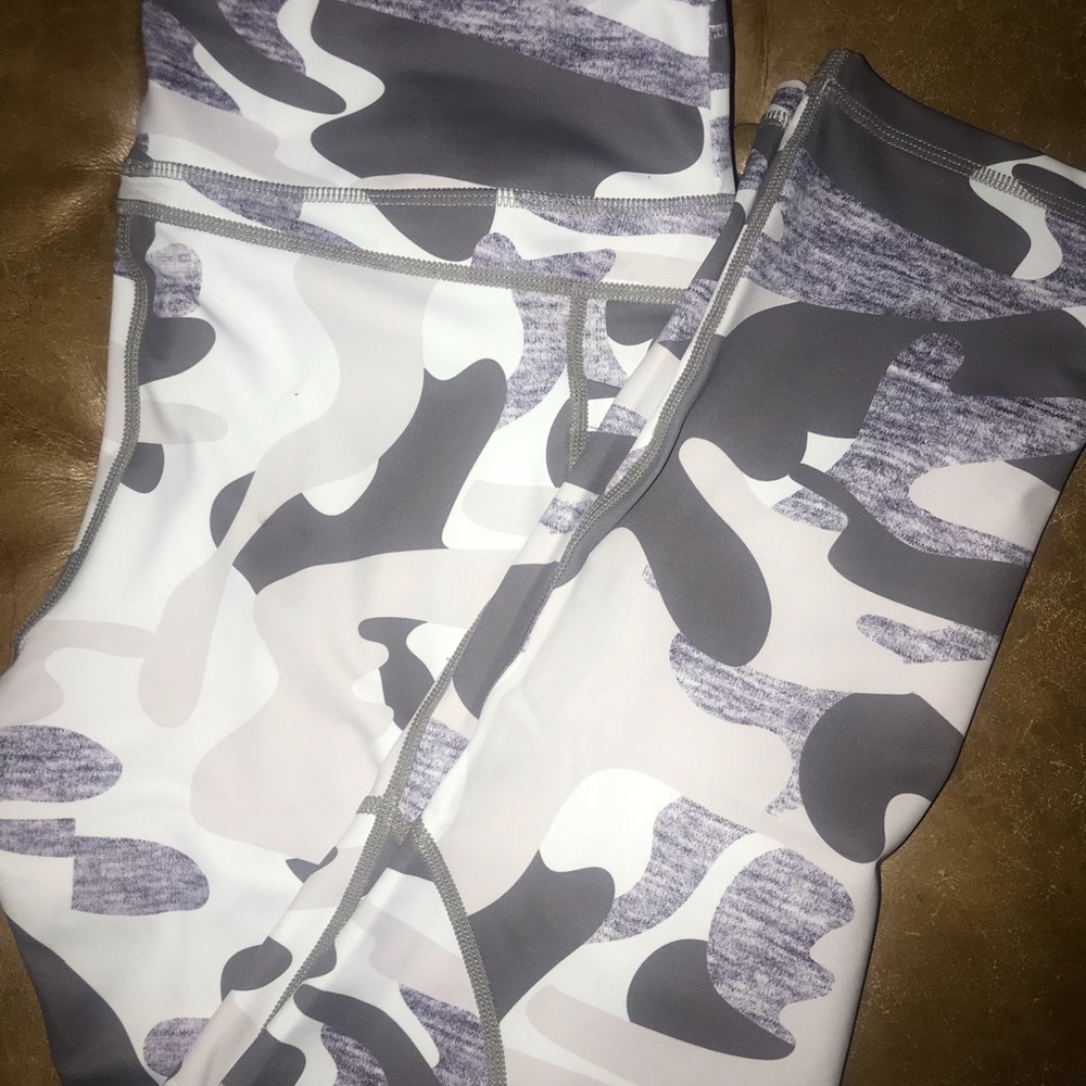 Zyia camo leggings